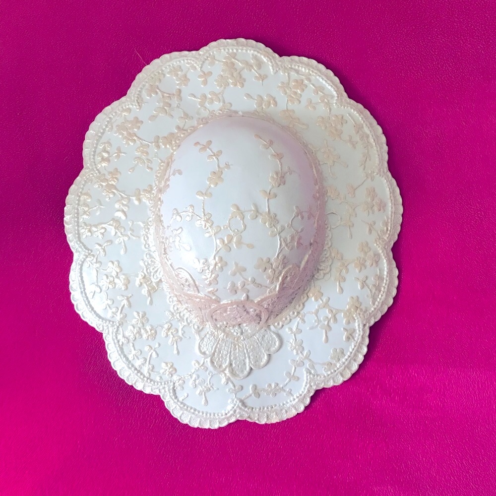 VTG Light Blue Ceramic Hat Wall Hanging
